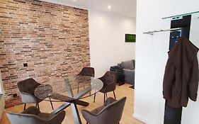 Modernes, stilvolles eingerichtetes Loft